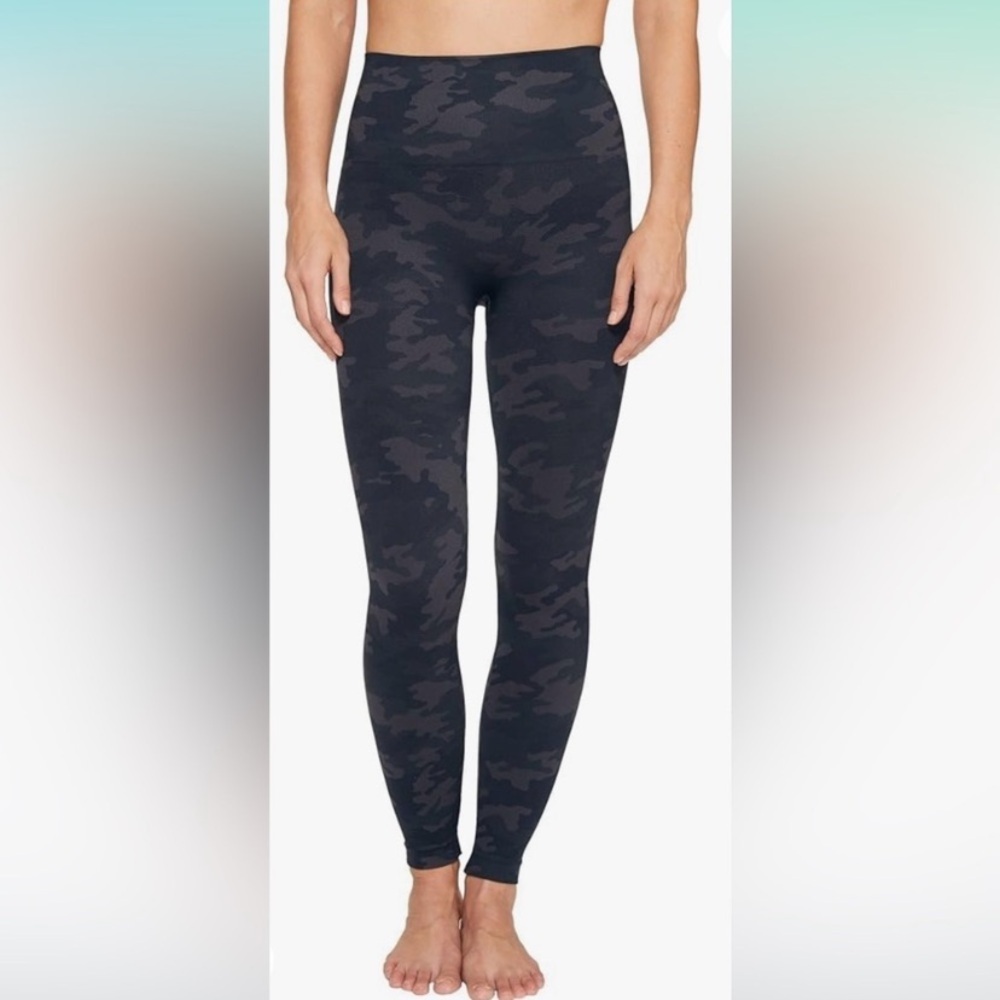 Spanx Look At Me Now Seamless Leggings